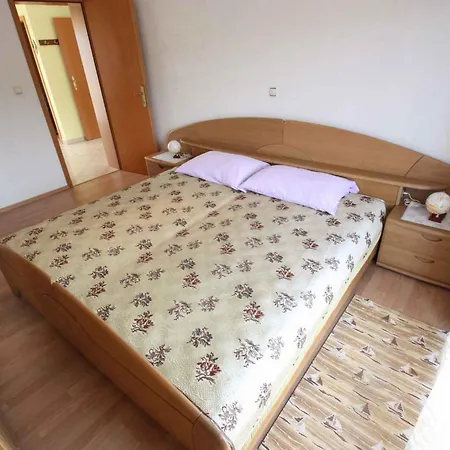 In 39275 Jadranovo