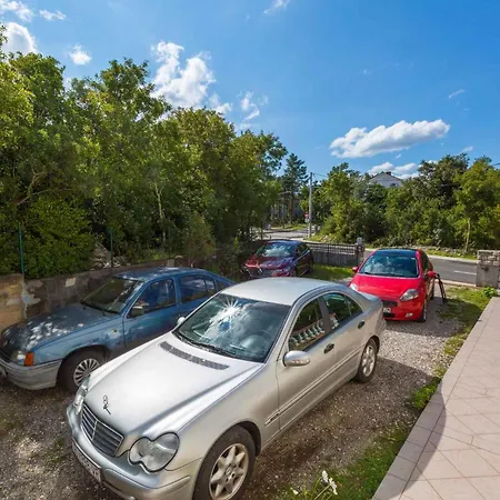 In 39275 アパート