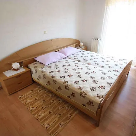 Appartement In 39275 Jadranovo