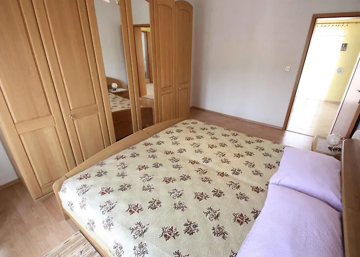 In 39275 Jadranovo
